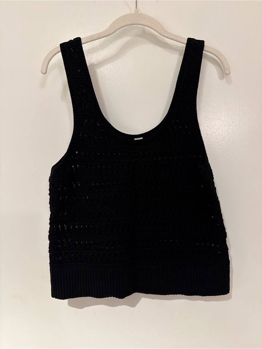 Old Navy Black Knit Scoop Tank Top